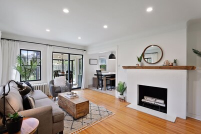 Gorgeous! Modern 3 Bed Home by Lake Mtka & Wayzata