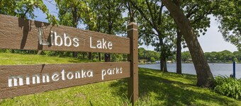 Gorgeous! Modern 3 Bed Home by Lake Mtka & Wayzata