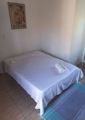 2 bedrooms, iron/ironing board, free WiFi