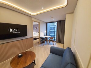 One Bedroom Suite | Living area - The Quart Ruamrudee by UHG (Bangkok)