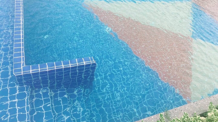 The Quart Ruamrudee by UHG