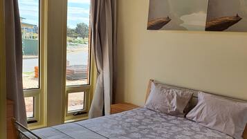 2 soverom, strykejern/-brett, wi-fi (inkludert) og sengetøy