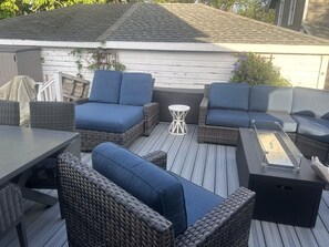 Outdoor dining - Holiday House · Lakeview House on Rye Beach (Huron)