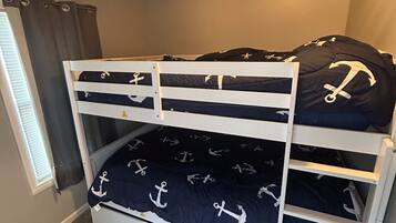 3 bedrooms, desk, iron/ironing board, WiFi