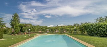 Privat Feriebolig med WIFI, privat pool, TV, terrasse, kæledyr tilladt, panorama udsigt, parkering