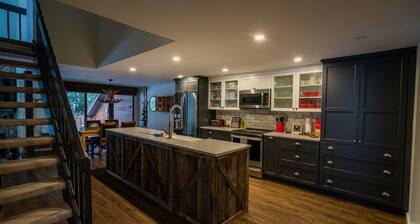 Ski on Ski Off & Newly Renovated! 30 feet to covered magic carpet at Carinthia.