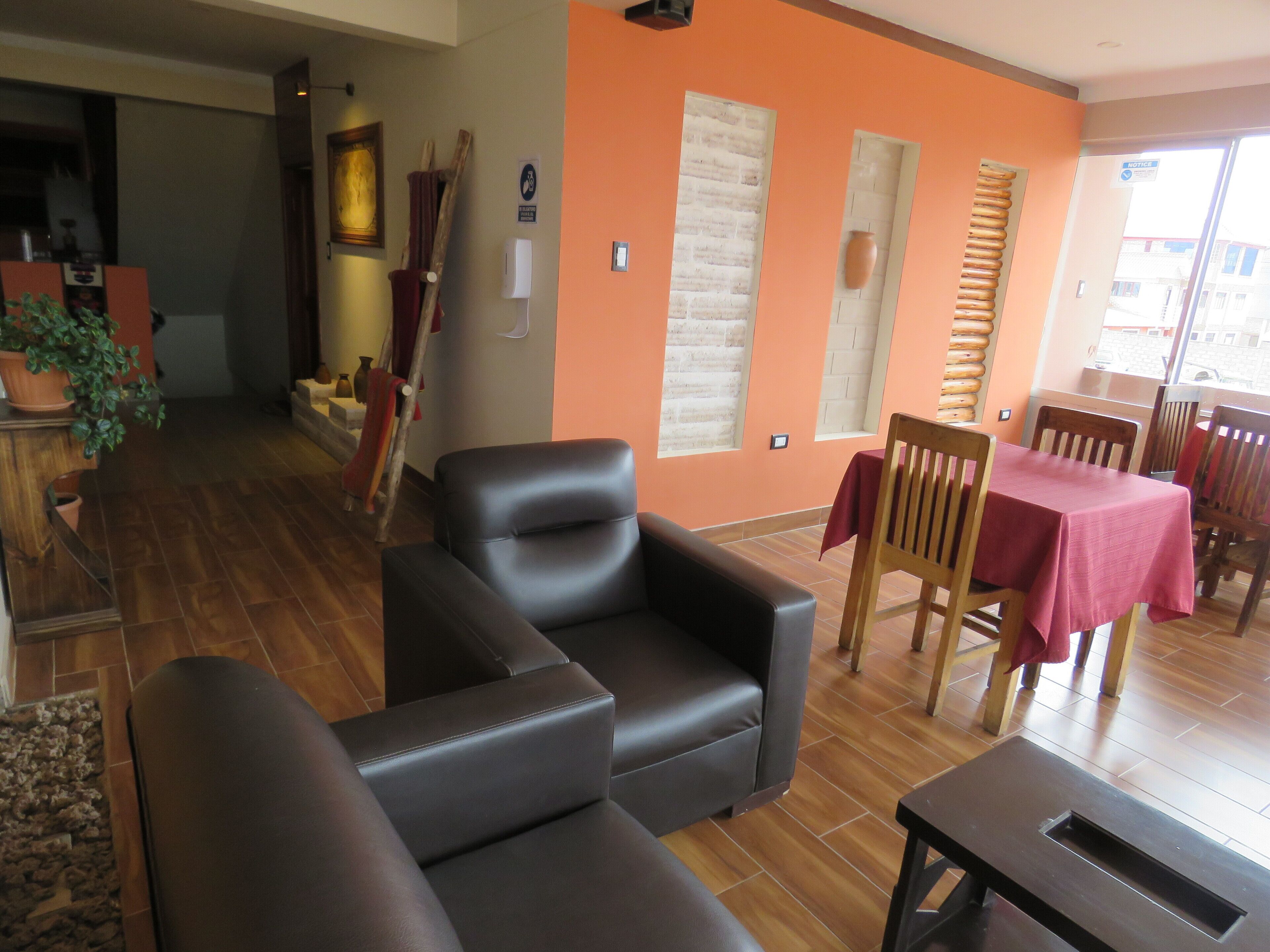 deluxe room | living area