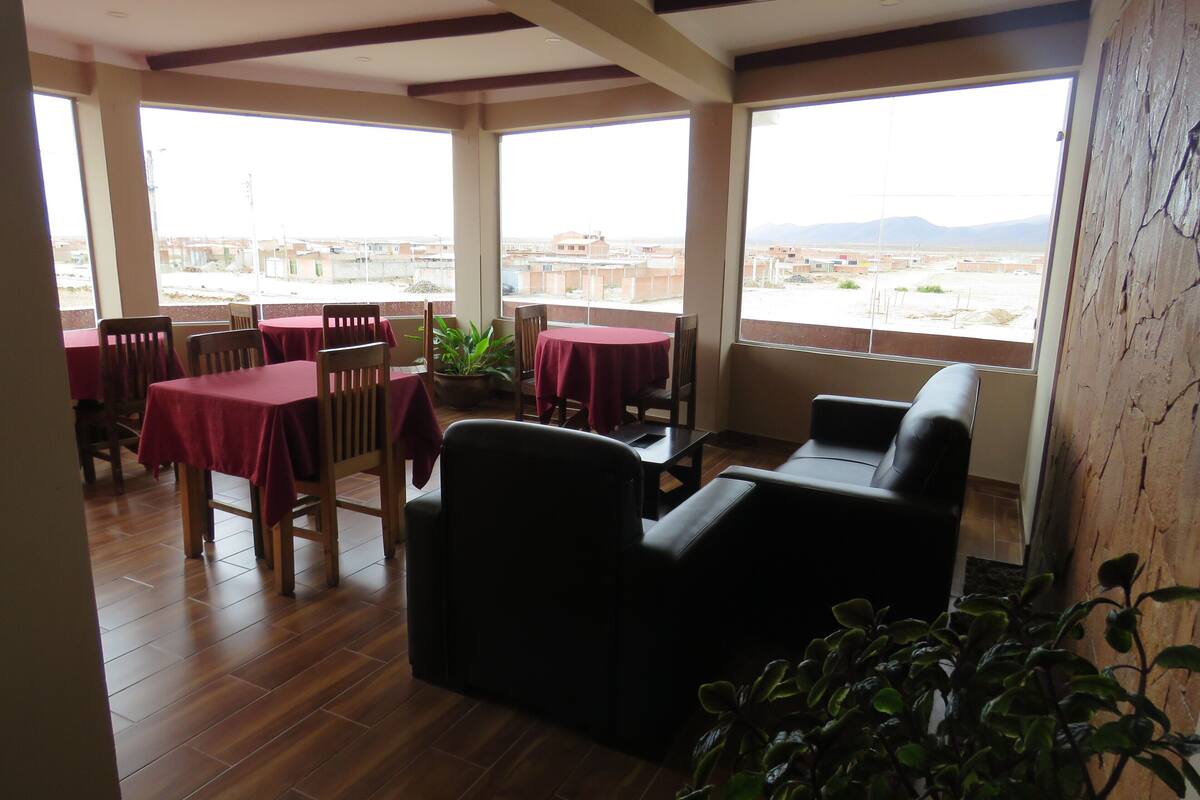 deluxe room | living area