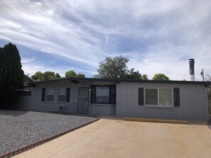 Exterior - Sierra Vista Western Hideaway (Sierra Vista)