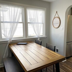 Dining - Beach House- 3 blocks to beach, Huge patio, Sauna, Fire Pit and 2 bikes! 🚲🔥🌊 (Two Rivers)