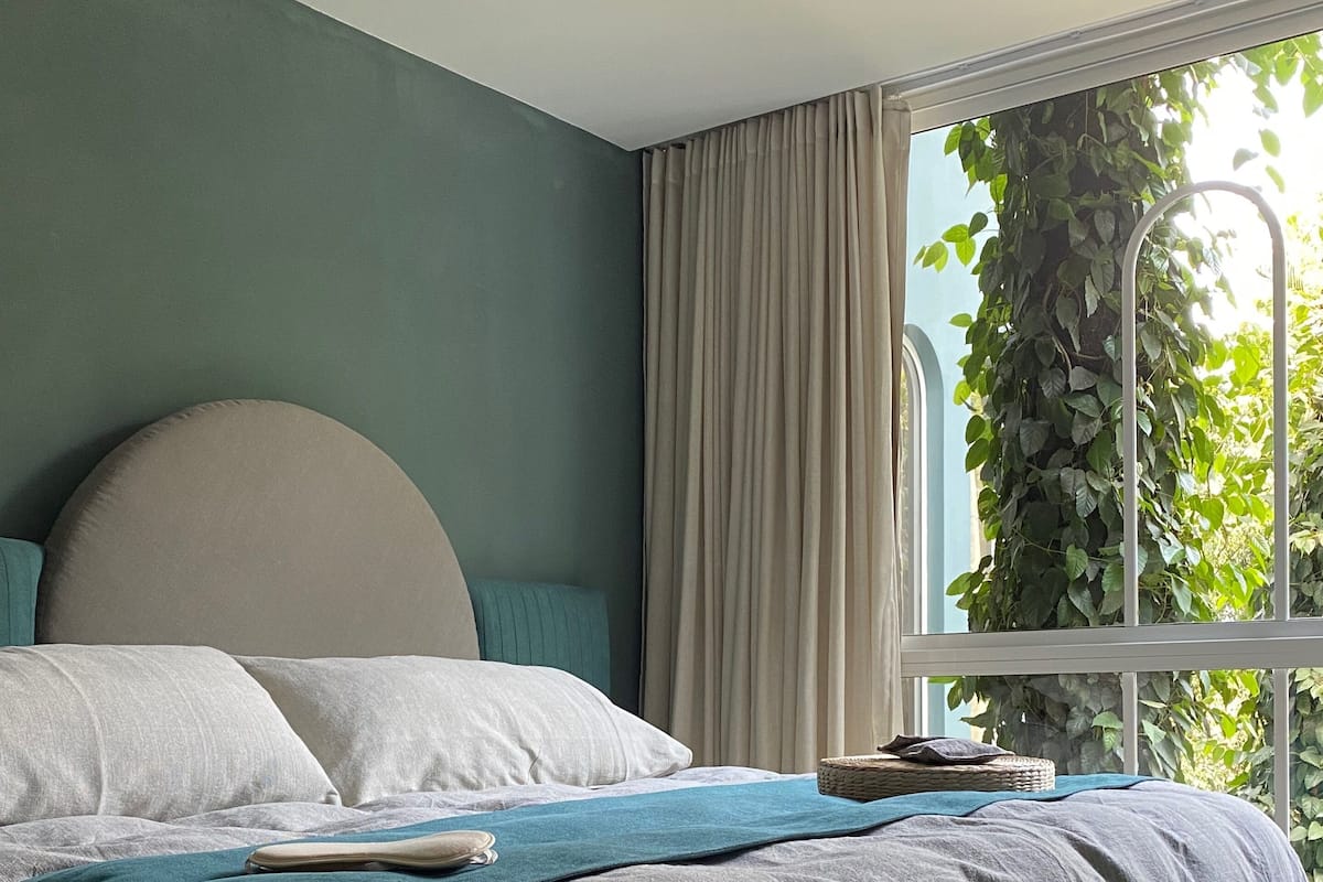 1 bedroom, in-room safe, laptop workspace, soundproofing