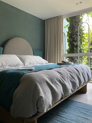 Suite Premier | 1 chambre, coffre-fort, décor unique