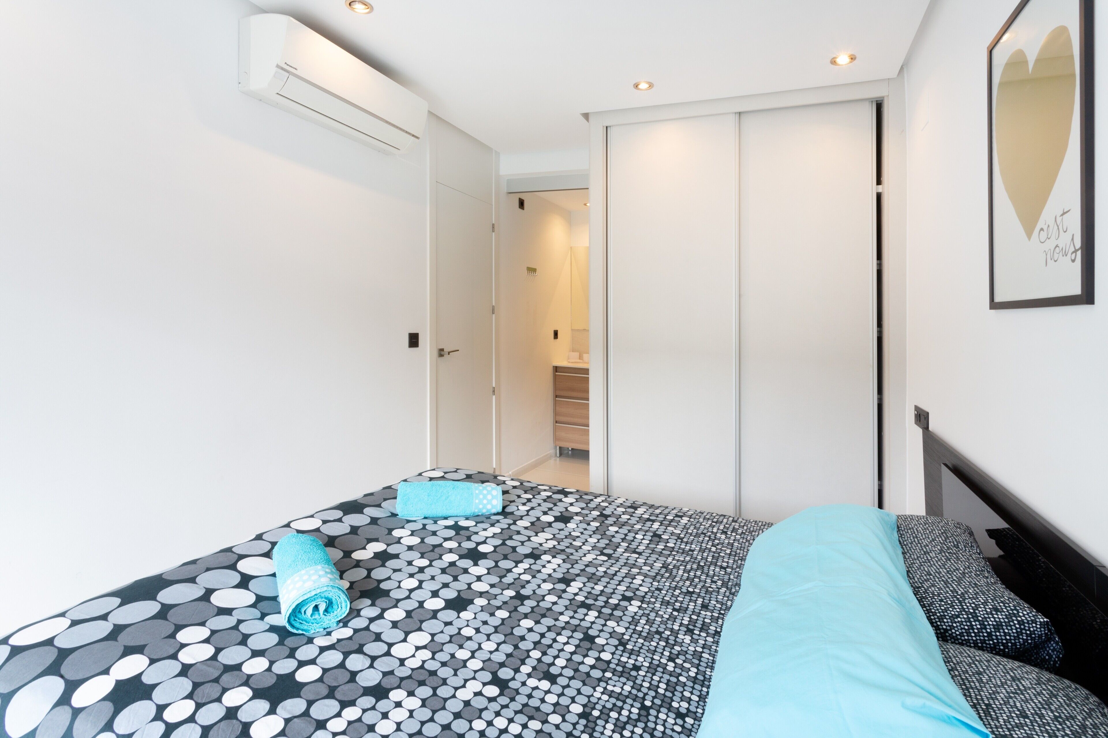 2 camere, ferro/asse da stiro, Wi-Fi gratuito, lenzuola