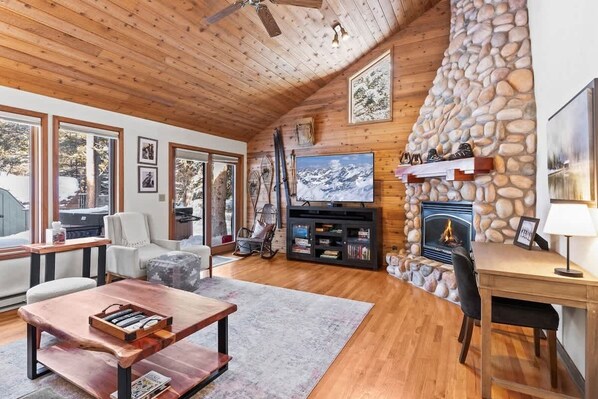 TV, fireplace, offices