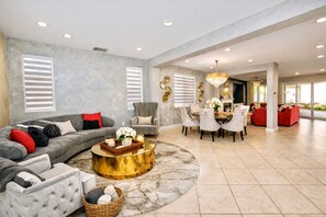 Interior - Modern Paradise 15 min 2 Coachella Festival 0.30 acres Lot With misty Huge pool (Indio)