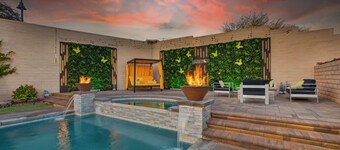 Modern Paradise 15 min 2 Coachella Festival 0.30 acres Lot With misty Huge pool