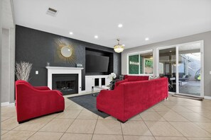 Interior - Modern Paradise 15 min 2 Coachella Festival 0.30 acres Lot With misty Huge pool (Indio)
