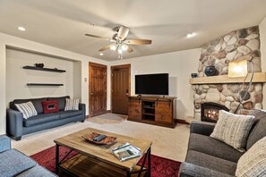 Unclassified image, 5 of 49, button