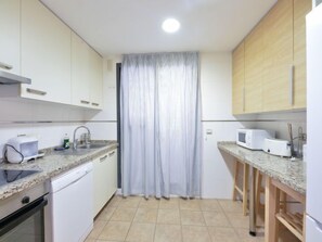Fridge, microwave, oven, dishwasher - Apartment Alamar by Interhome (Mijas Costa)