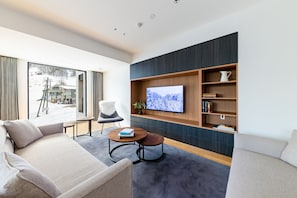 60-inch LED TV with cable channels, TV, heated floors - ROKA (Hakuba)