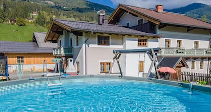 Landhaus mit Garten in der Nähe des Skilifts