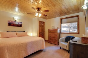 1 bedroom, iron/ironing board, travel cot, Internet