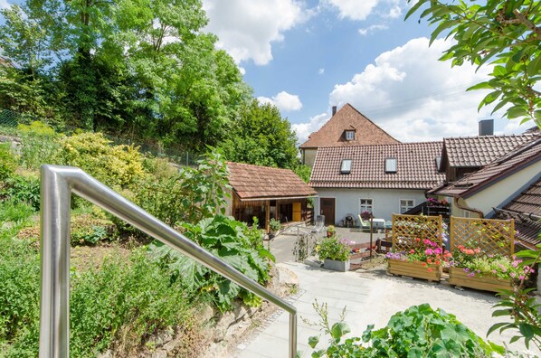 Property grounds - Vacation apartment Traumland (2-3 pers.) - Ferienwohnungen Handwerger (Hollfeld)