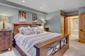 3 bedrooms, premium bedding, iron/ironing board, travel crib