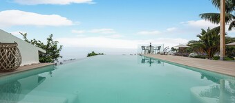 Vacation Home "Casa Adayeim 2" with Mountain View, Sea View, Shared Pool, Wi-Fi, Terrace & Garden