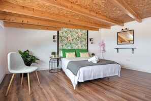 2 chambres, fer et planche à repasser, Wi-Fi gratuit, draps fournis