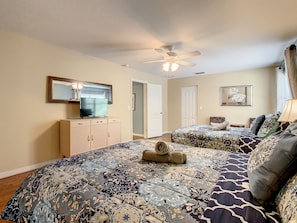 8 Schlafzimmer, BĂŒgeleisen/BĂŒgelbrett, Reisekinderbett, kostenloses WLAN