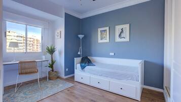 2 bedrooms, iron/ironing board, free WiFi, bed sheets