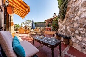 屋外ダイニングエリア