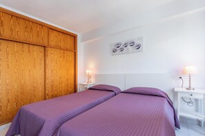 2 chambres, fer et planche à repasser, Wi-Fi gratuit, draps fournis