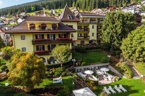 Exterior - Villa Stella Apartment N54 near the ski lift, Wi-Fi, balcony, terrace and garden (St.Ulrich)
