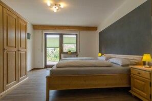 Unclassified image, 3 of 23, button