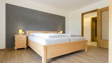 3 chambres, lit parapluie, Wi-Fi, draps fournis