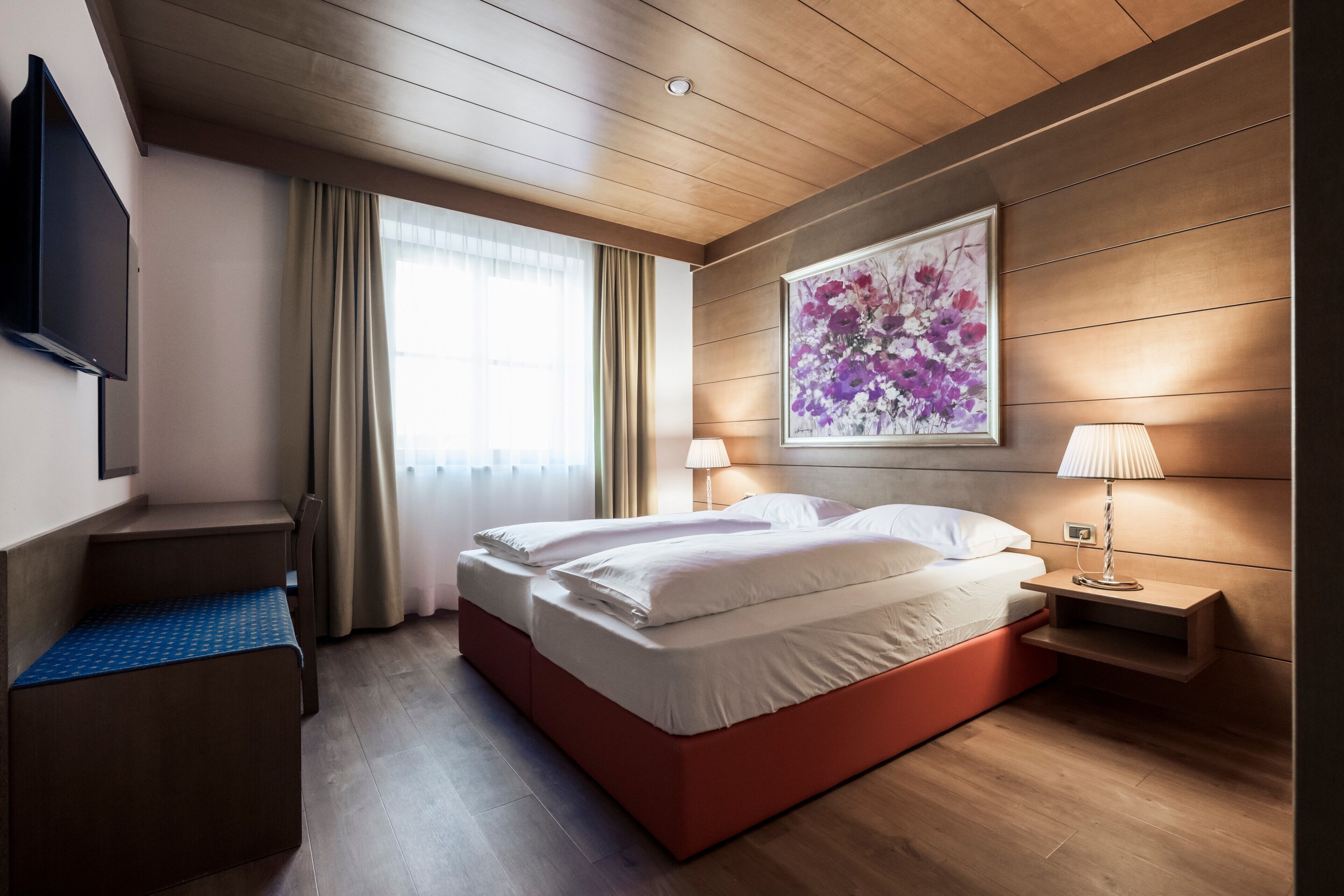 2 chambres, fer et planche à repasser, Wi-Fi gratuit, draps fournis