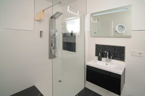 Unclassified image, 3 of 16, button - Designapartments Die besondere ART - Sennhütte 7 - Apartment over 2 floors with (Wernigerode)