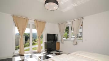 3 habitaciones, escritorio, wifi y ropa de cama
