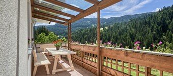 Apartment "BlasigSuite Blasighof" with Mountain View, Wi-Fi, Terrace & Garden