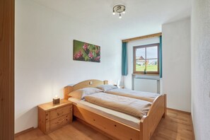 2 bedrooms, free WiFi, bed sheets - Apartment "Ratschingser Kreuz Blasighof" with Mountain View, Wi-Fi, Balcony & Garden (Ratschings)