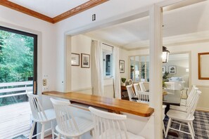 Dining - Spacious & Private Lakefront Retreat Near Clemson! (Anderson)