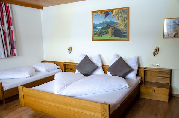 1 bedroom, free WiFi, bed sheets