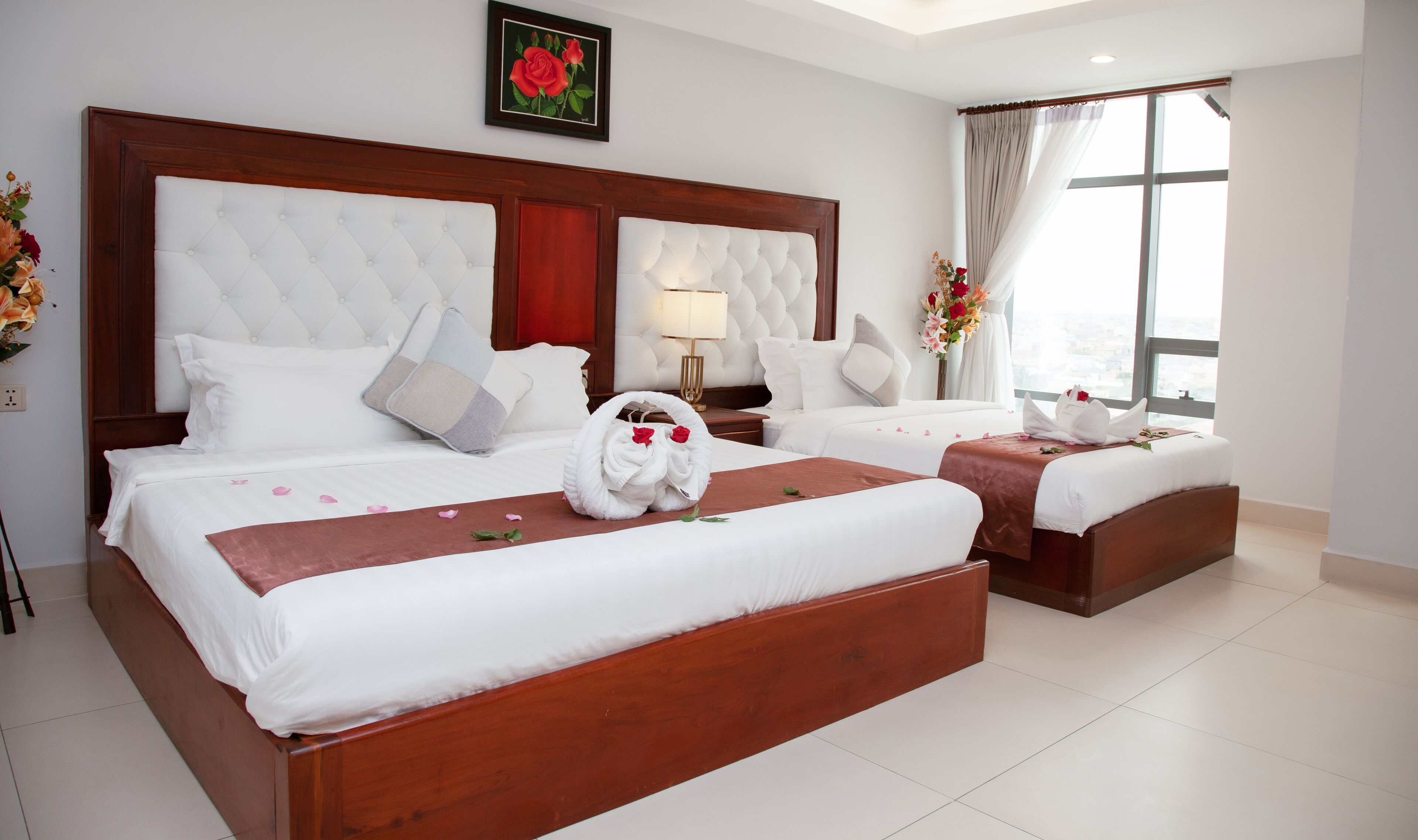 city view family suite | hypo-allergenic bedding, minibar, in-room safe, desk