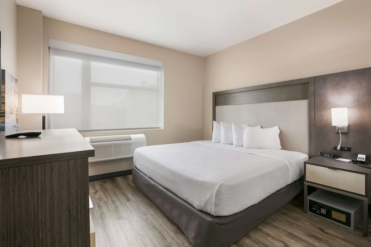 Laptop workspace, cribs (free), WiFi (free), bed sheets