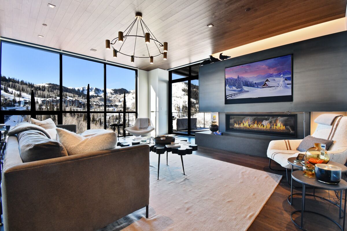 Ski-in, Ski-Out  Empire Pass Condo with Lodge Amenities