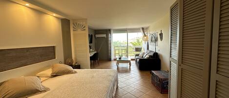 Skrivbord, strykjärn/strykbräda, gratis wi-fi och sängkläder