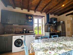 冷蔵庫、電子レンジ、食器洗い機