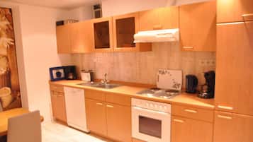 Kühlschrank, Ofen, Herdplatte, Geschirrspüler